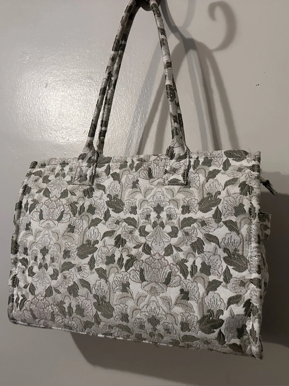 Cathrine malandrino floral quilted tote bag
